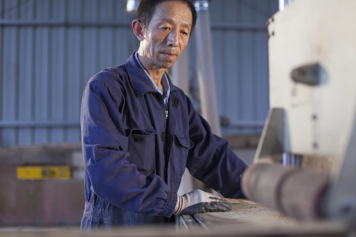 鋳物メーカーの生産管理システム｜スクラッチ開発3,000万円→SaaS型で初期費用0円、API連携・自動スケジューリング対応