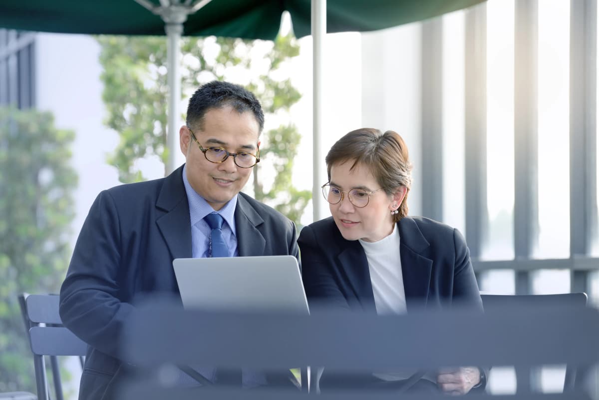 外貨建て請求書の電子化とワークフローシステム導入ガイド|200名規模の企業が選ぶべき承認機能