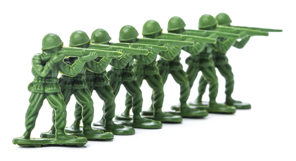 生産計画の属人化を解消する5つの方法|ベテラン社員に依存しない仕組みづくり