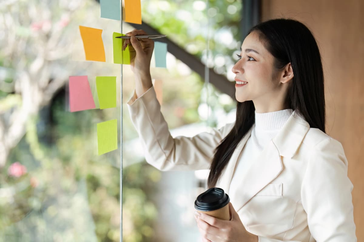 「受注残を紙メモで管理」が招く3つのリスクと、弥生販売を活かしたまま実現する受発注効率化